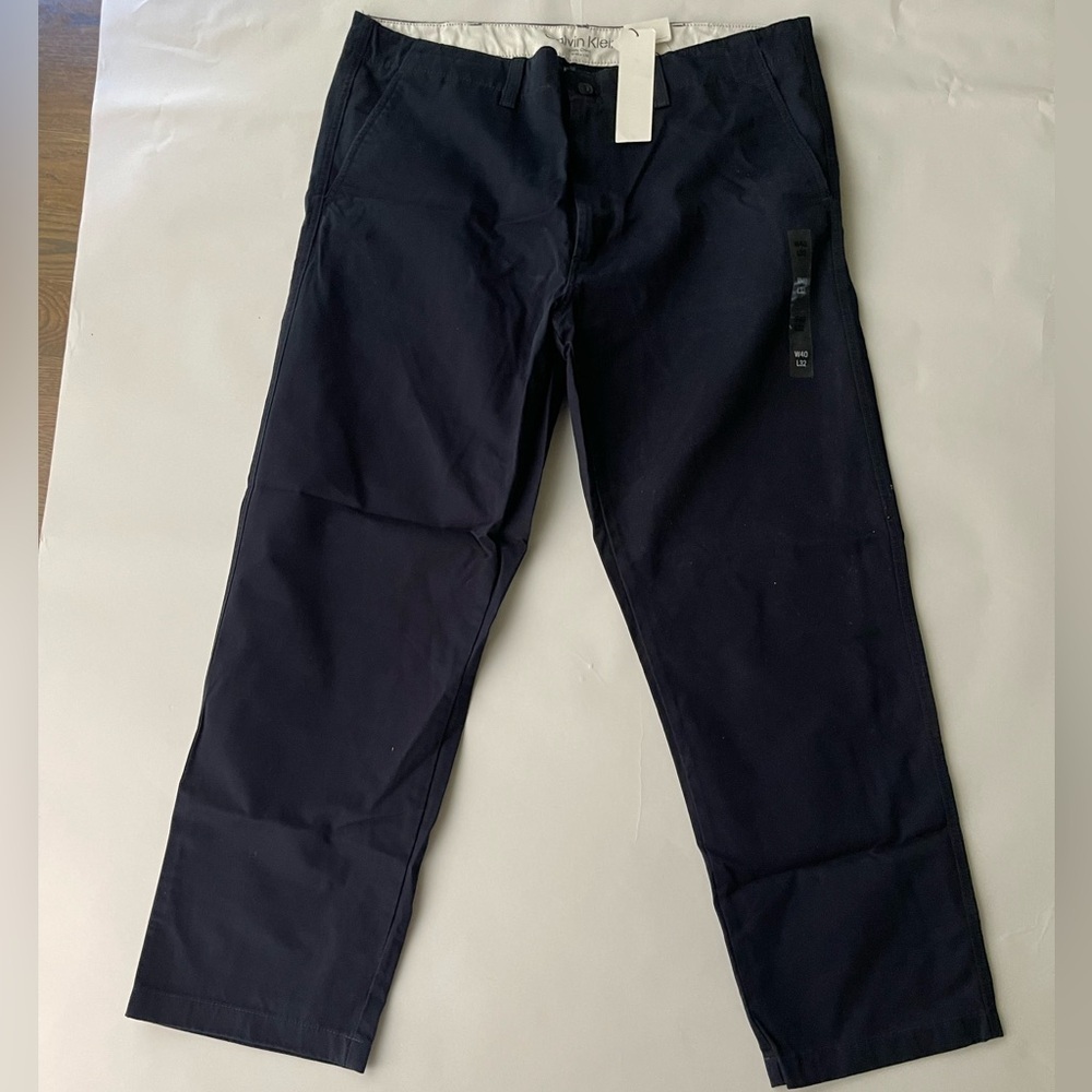 Calvin Klein Utility Chino NWT W40 X L32

Black Wide-Leg Trousers